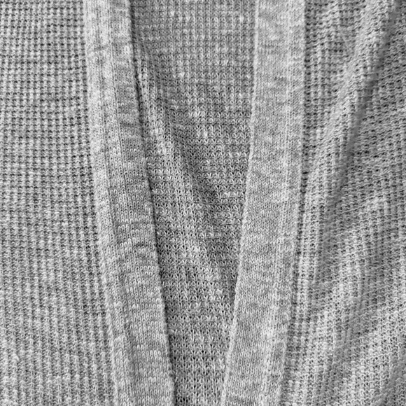 American Eagle Gray Cardigan sz M - Picture 3 of 4